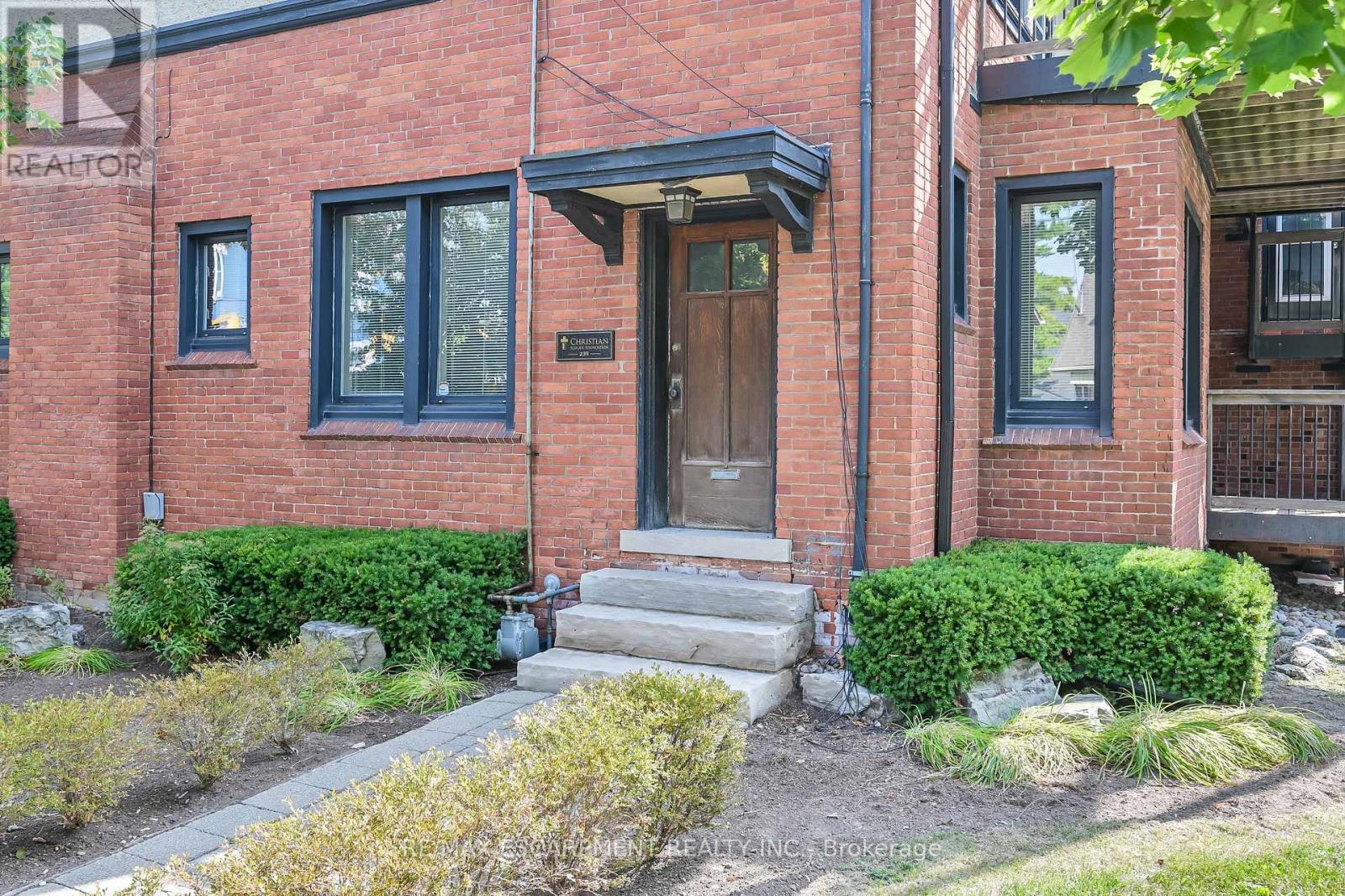 235 Queen Street S, Hamilton, Ontario  L8P 3T1 - Photo 3 - X13484598