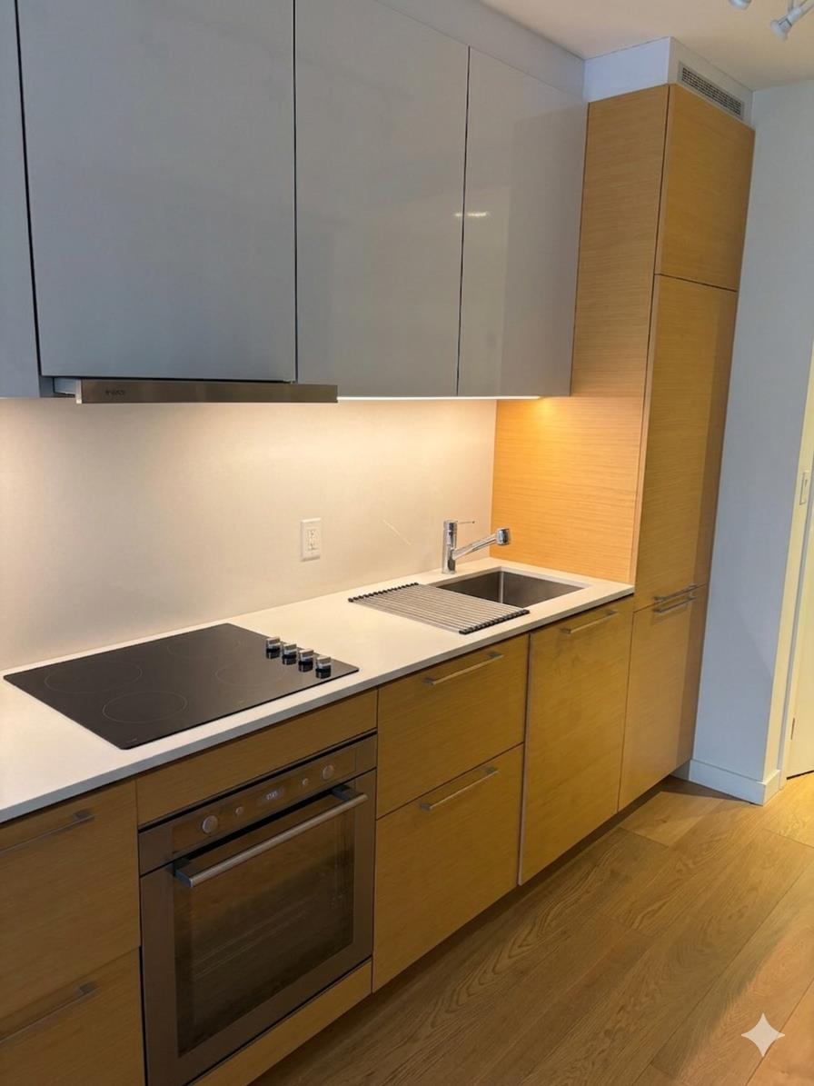 25xx 13438 Central Avenue, Surrey, British Columbia  V3T 0N2 - Photo 3 - R3139526