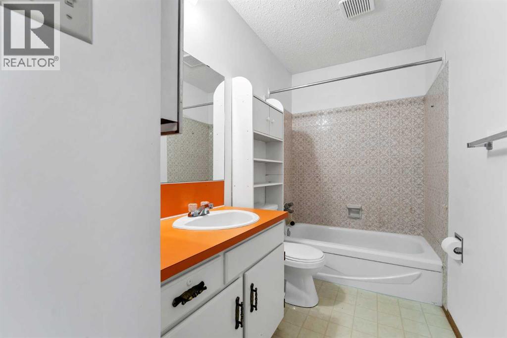 13 Rossland Place Se, Medicine Hat, Alberta  T1B 1Z8 - Photo 23 - A2323649