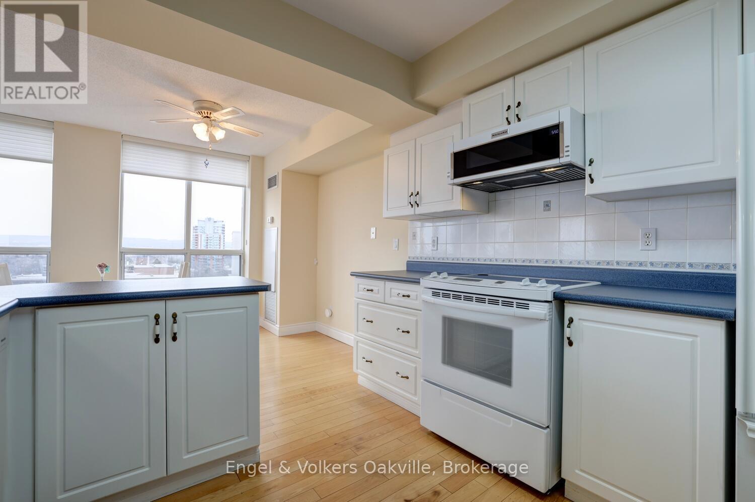 1402 - 442 Maple Avenue, Burlington, Ontario  L7S 2L7 - Photo 20 - W12936268