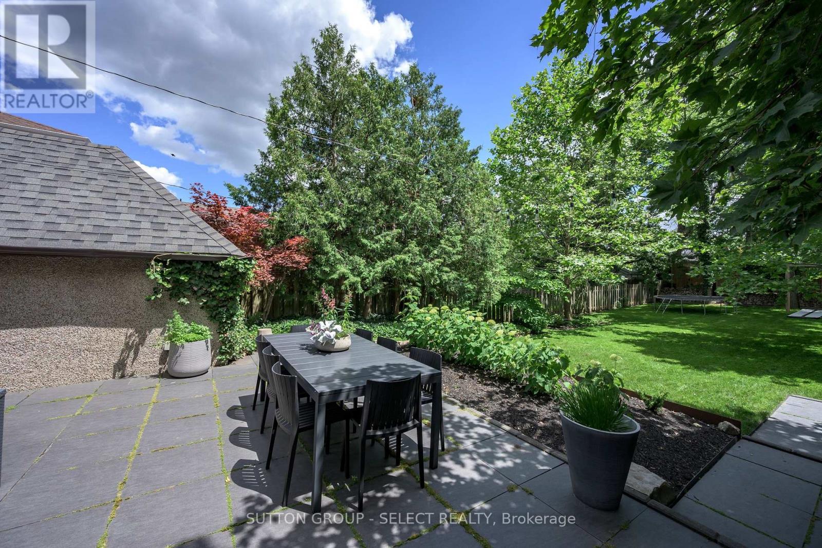 21 Foxbar Road, London South, Ontario  N6C 2A6 - Photo 30 - X13484948
