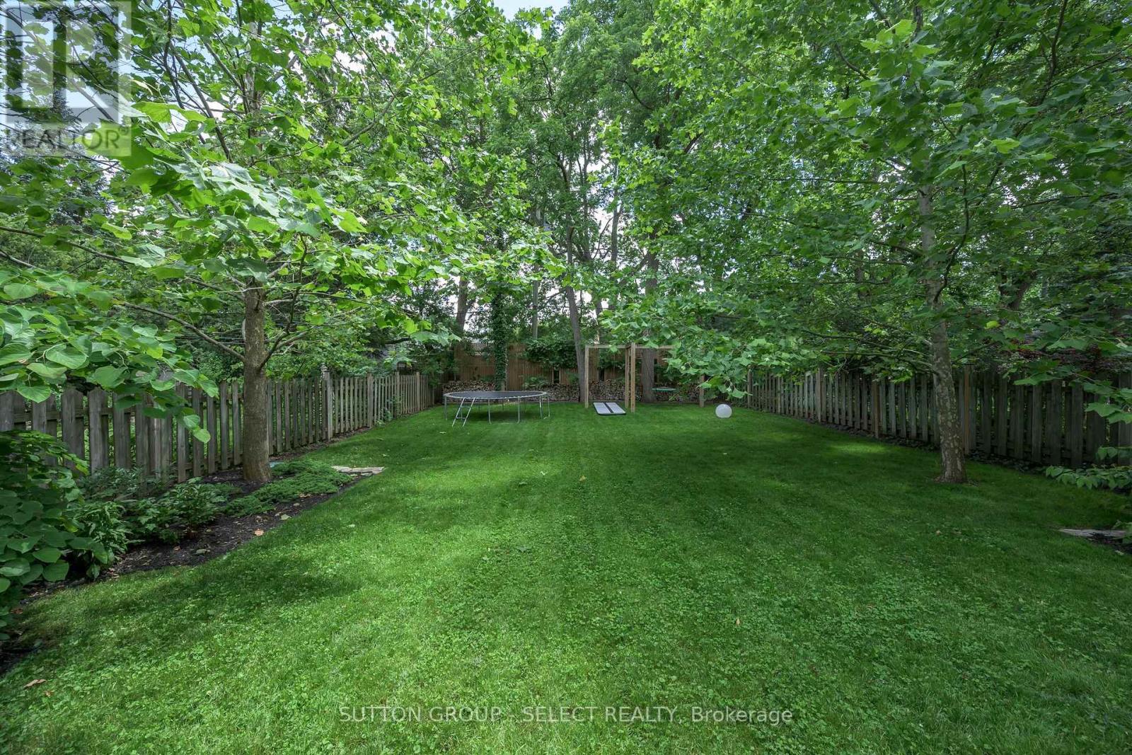 21 Foxbar Road, London South, Ontario  N6C 2A6 - Photo 34 - X13484948