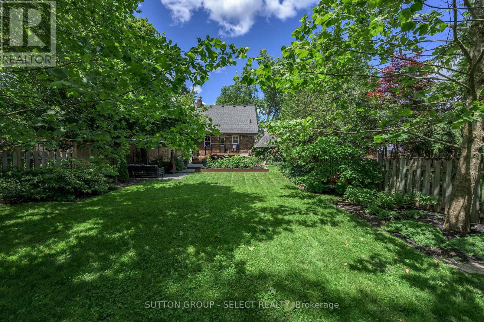 21 Foxbar Road, London South, Ontario  N6C 2A6 - Photo 36 - X13484948