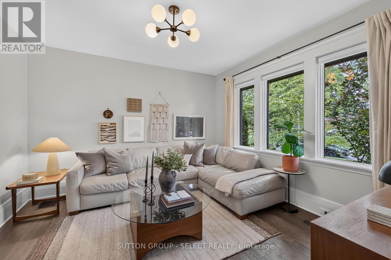 21 Foxbar Road, London South, Ontario  N6C 2A6 - Photo 4 - X13484948