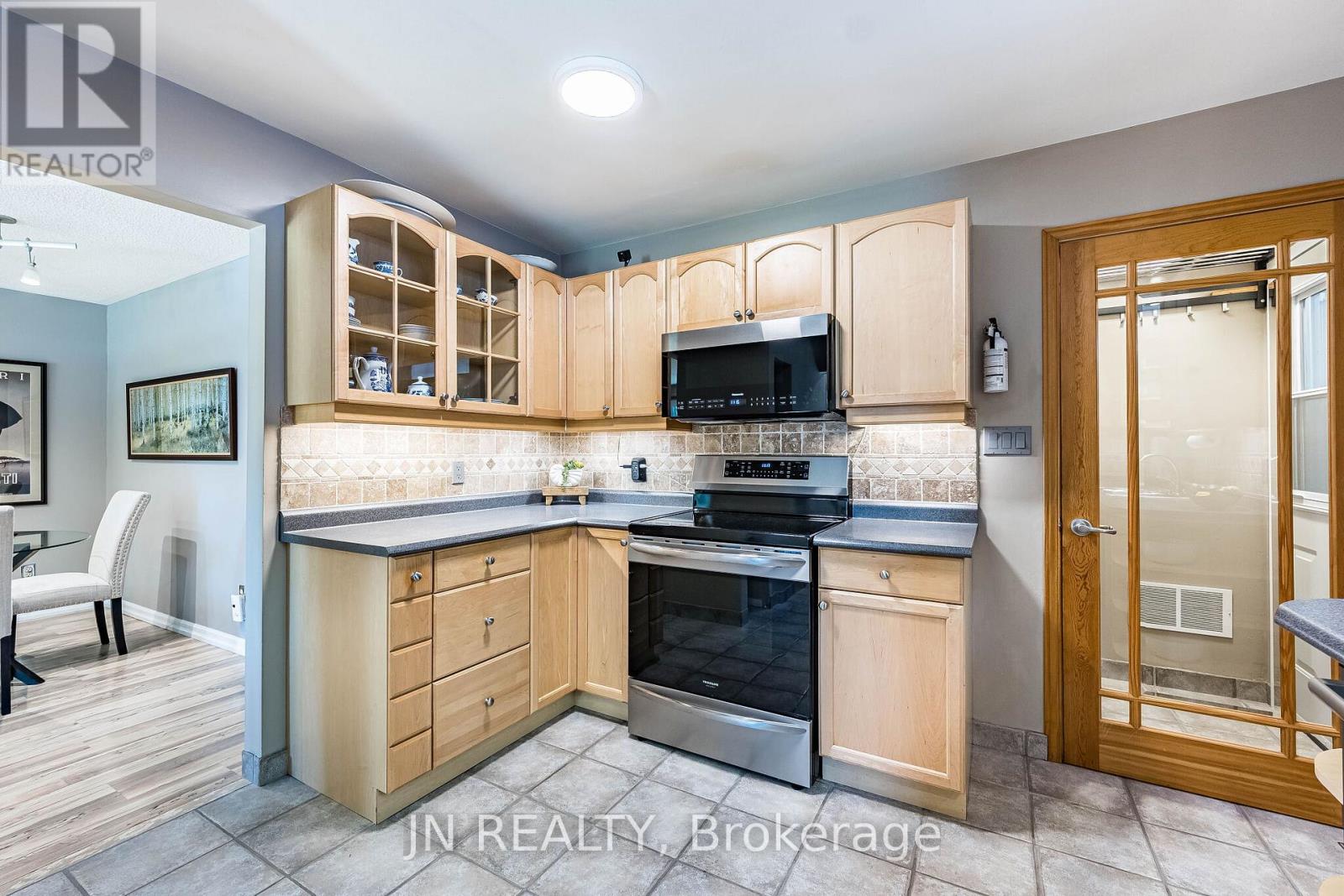 32 Barkwood Court, Brampton, Ontario  L6V 2C3 - Photo 16 - W13483846