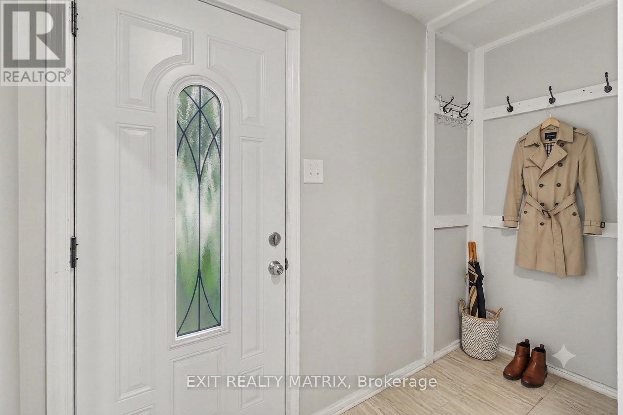 3 - 1661 Heron Road, Ottawa, Ontario  K1V 6A3 - Photo 3 - X13484676