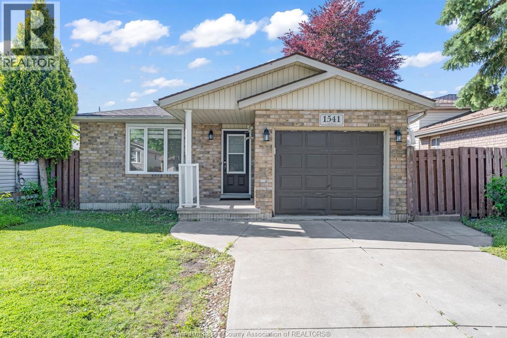 1541 Foster, Windsor, Ontario  N8W 5P8 - Photo 2 - 26015060