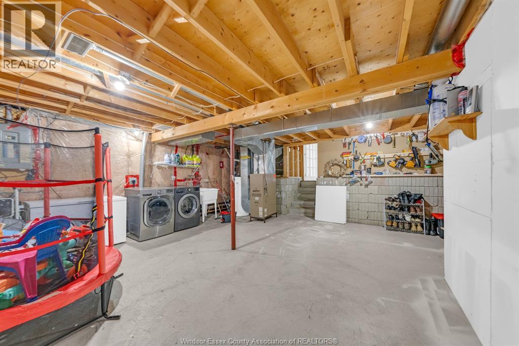 1541 Foster, Windsor, Ontario  N8W 5P8 - Photo 32 - 26015060