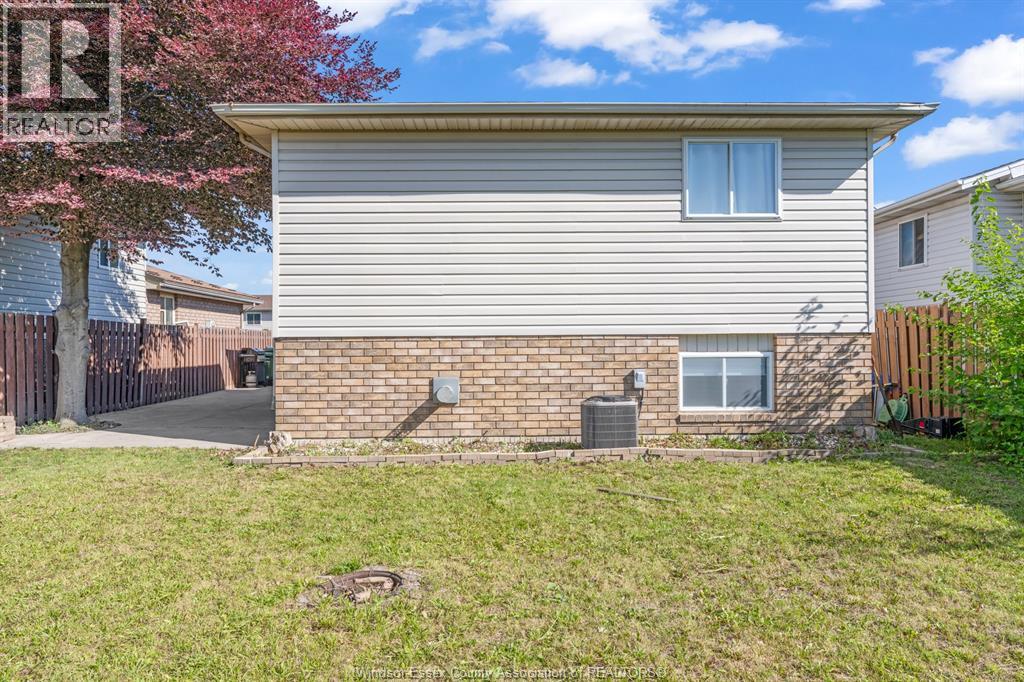 1541 Foster, Windsor, Ontario  N8W 5P8 - Photo 41 - 26015060