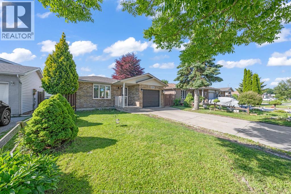 1541 Foster, Windsor, Ontario  N8W 5P8 - Photo 5 - 26015060