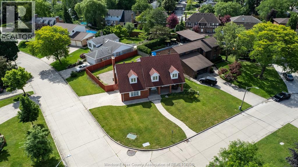 3500 Driftwood, Windsor, Ontario  N9E 4G9 - Photo 2 - 26015017