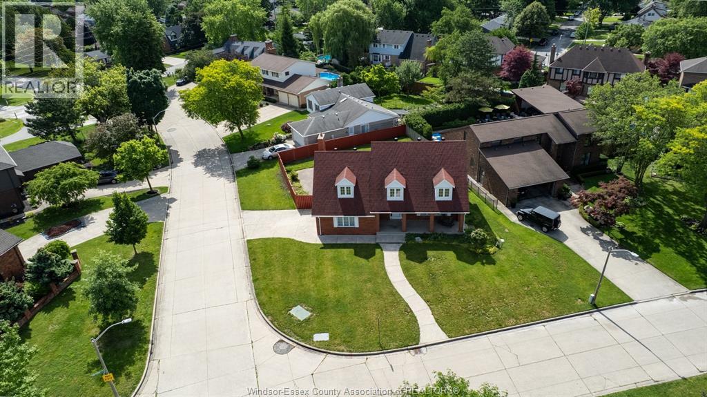 3500 Driftwood, Windsor, Ontario  N9E 4G9 - Photo 3 - 26015017