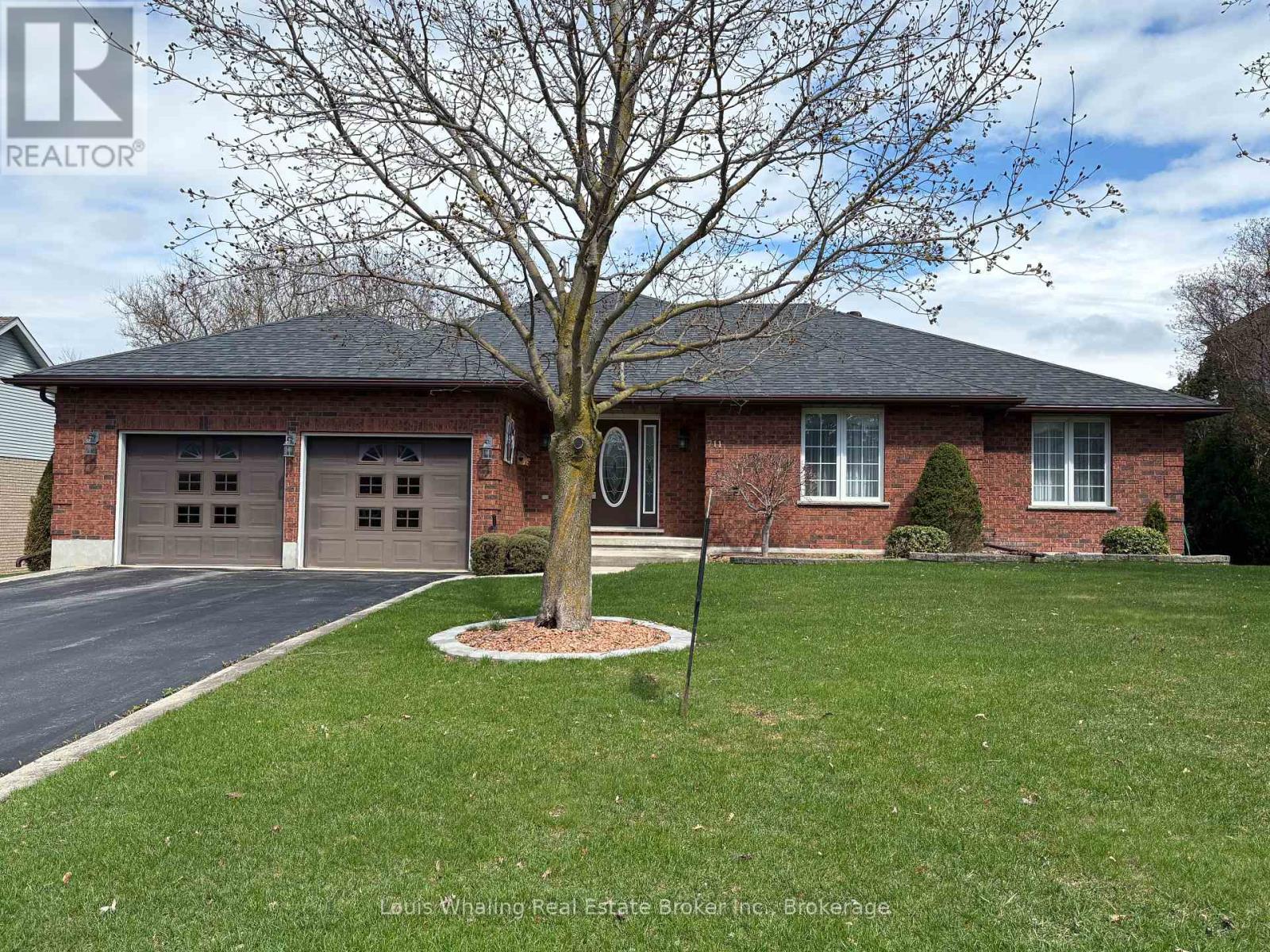 711 21st A Avenue, Hanover, Ontario N4N 3M2 - Photo 1 - X13484800