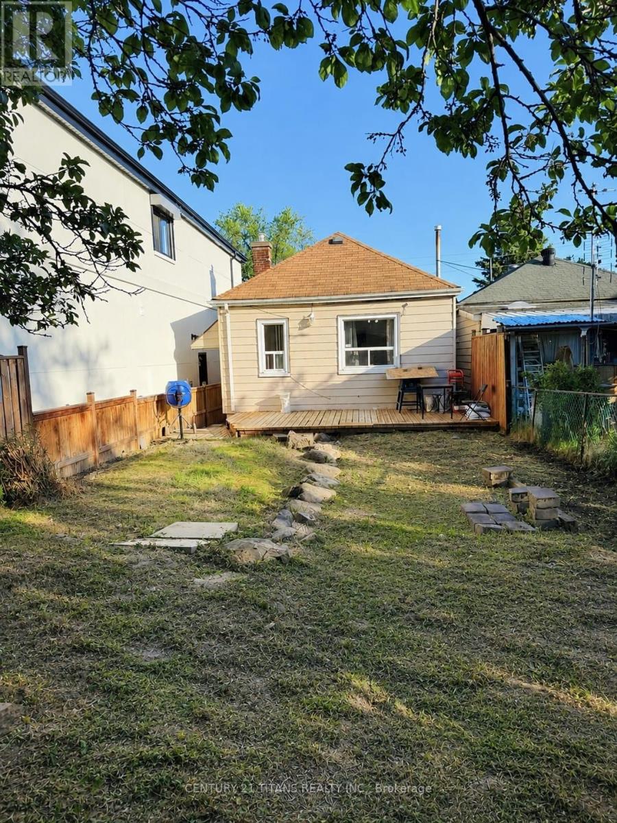 8 Mack Avenue, Toronto, Ontario  M1L 1L9 - Photo 27 - E13231558