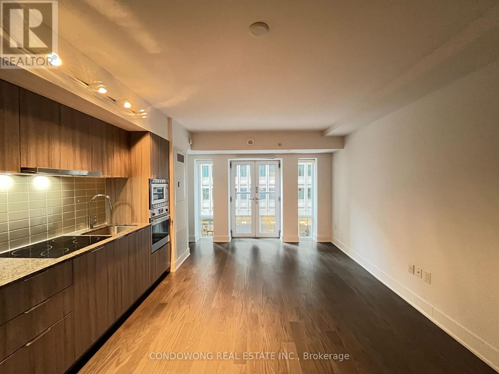 418 - 955 BAY STREET, Toronto, Ontario