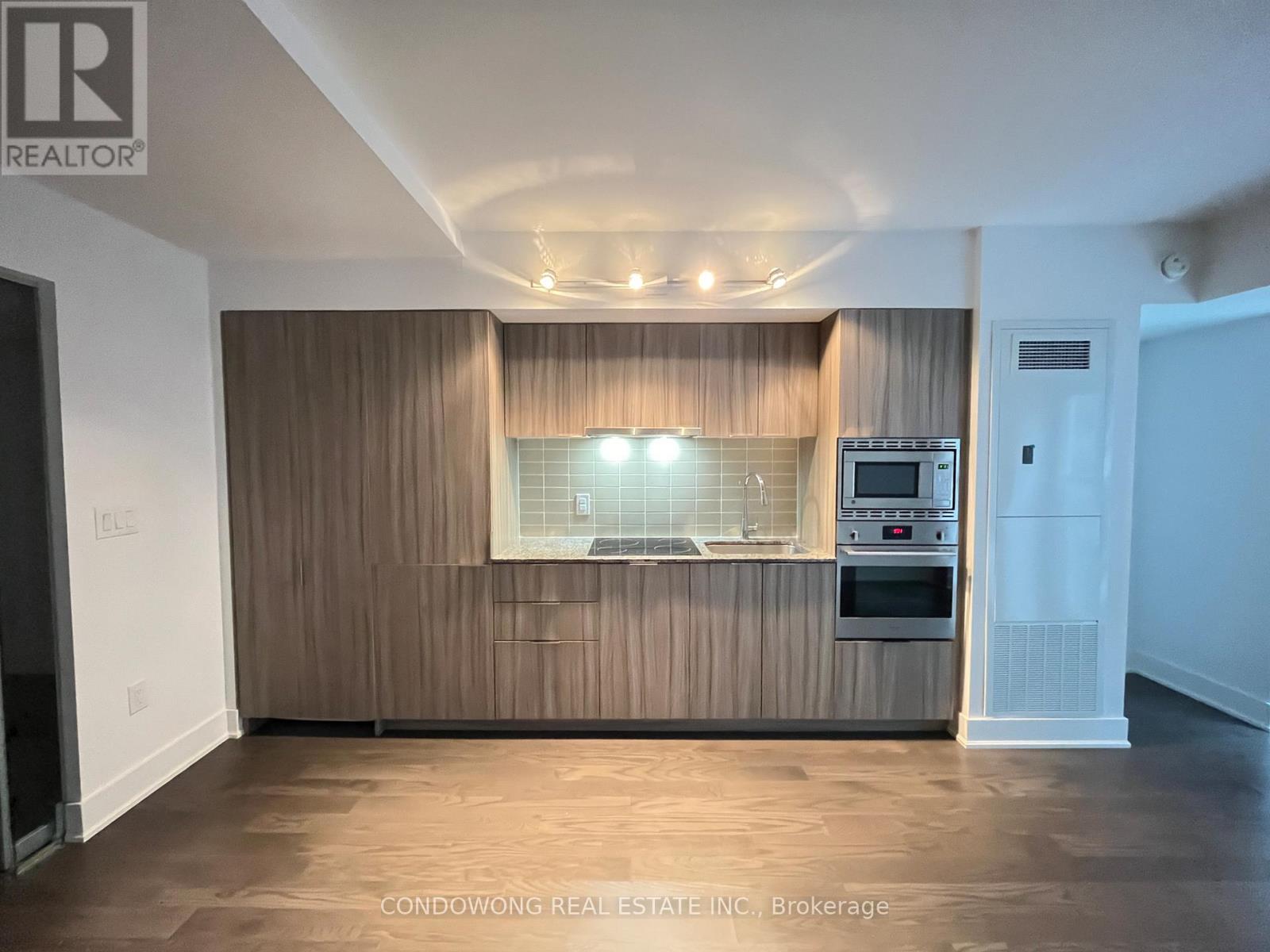 418 - 955 Bay Street, Toronto, Ontario  M5S 0C6 - Photo 2 - C13484736