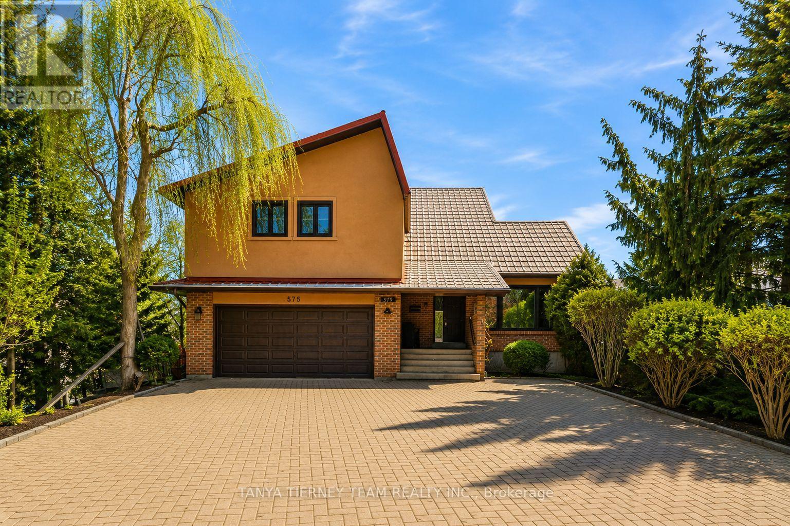 575 PARK CRESCENT, Pickering, Ontario