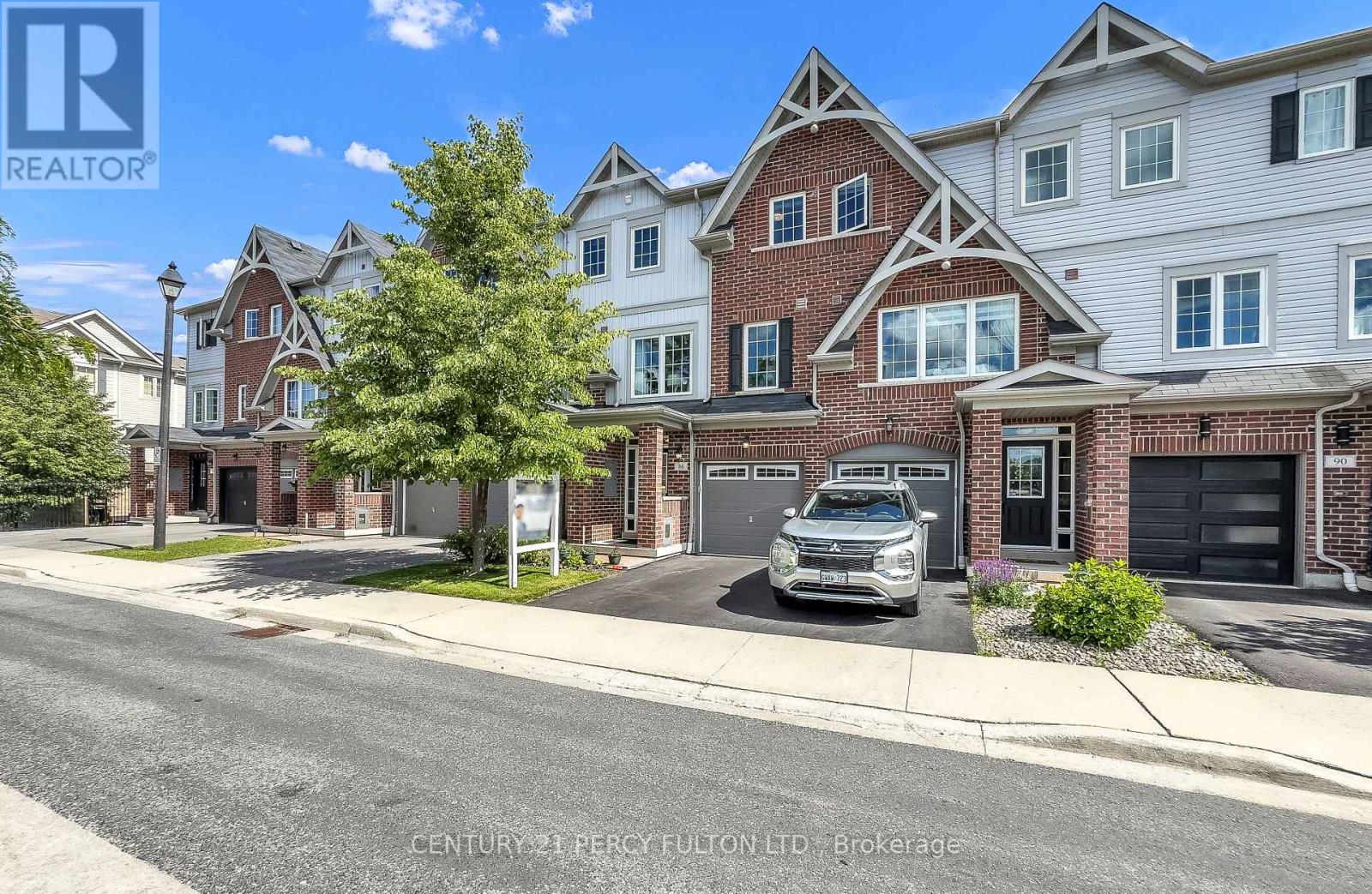 86 Magpie Way, Whitby, Ontario  L1N 0K5 - Photo 4 - E13484792