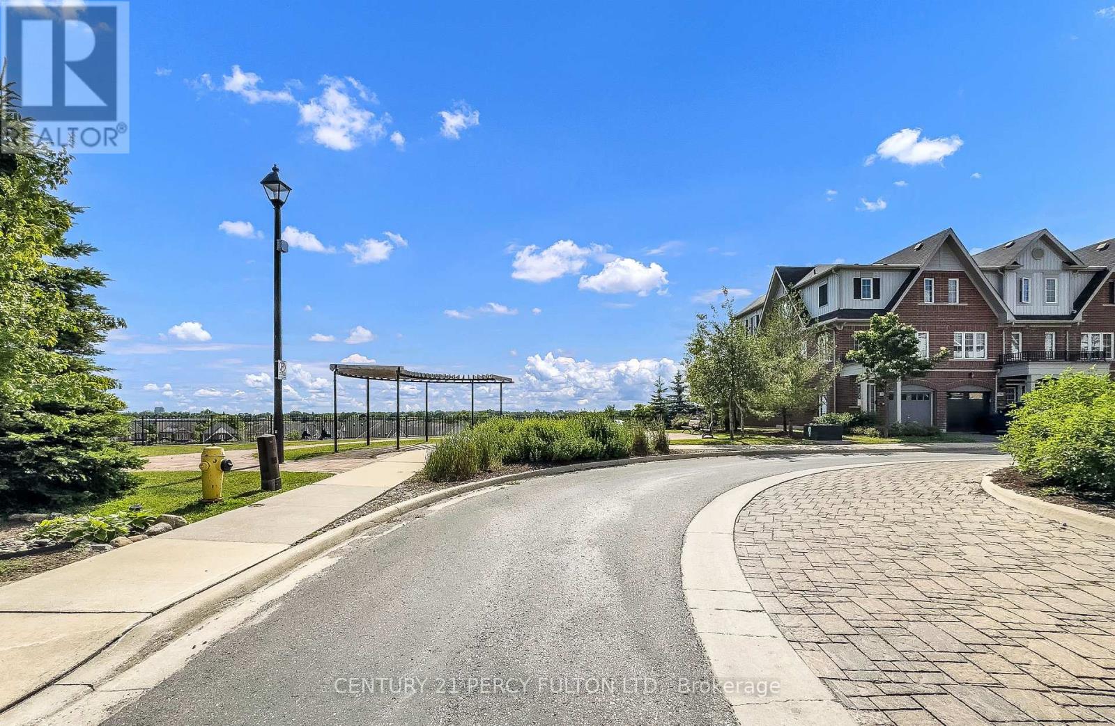 86 Magpie Way, Whitby, Ontario  L1N 0K5 - Photo 6 - E13484792
