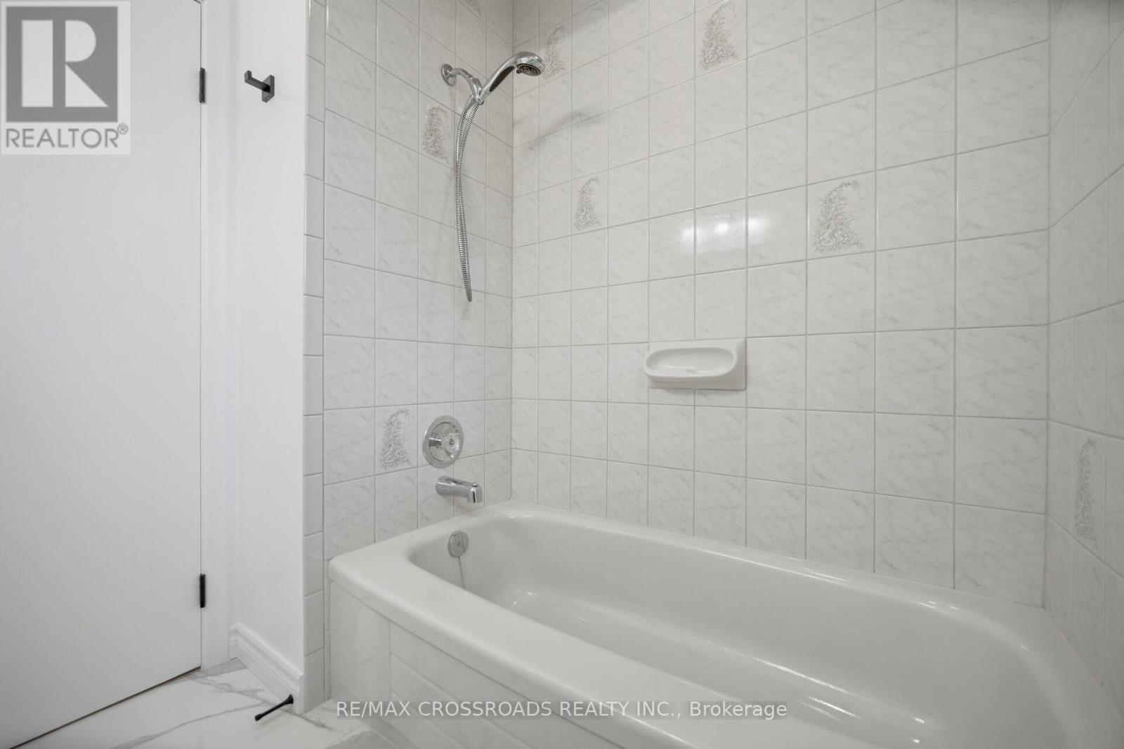 19 Portico Drive, Toronto, Ontario  M1G 3R4 - Photo 12 - E13484818
