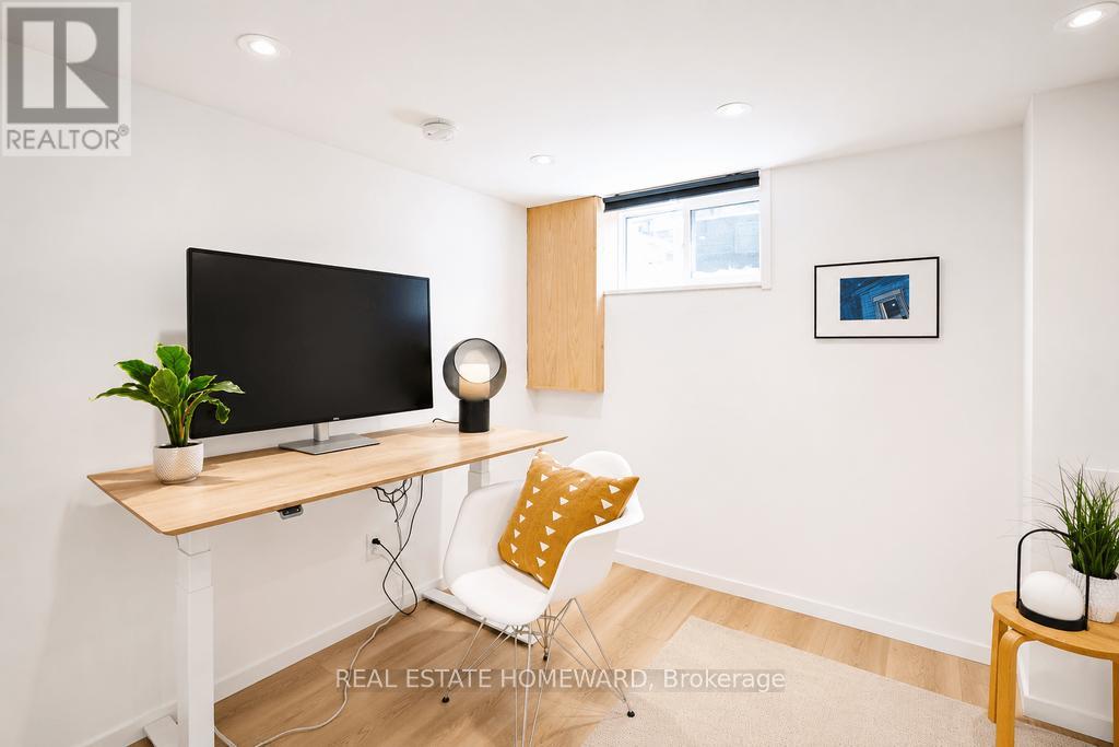 91 Carlaw Avenue, Toronto, Ontario  M4M 2R6 - Photo 24 - E13484958
