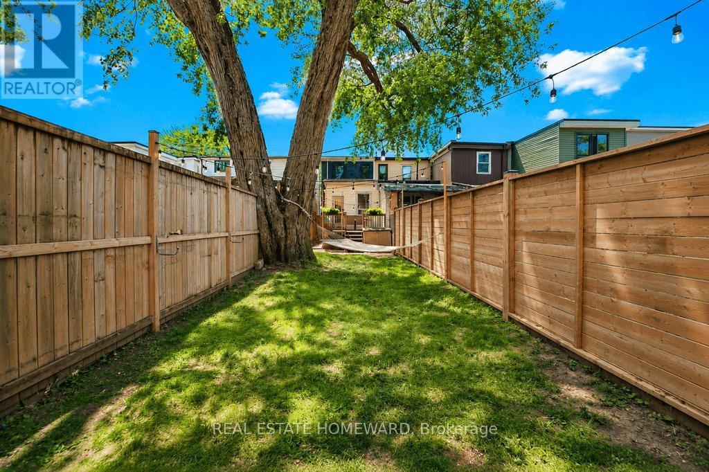 91 Carlaw Avenue, Toronto, Ontario  M4M 2R6 - Photo 36 - E13484958