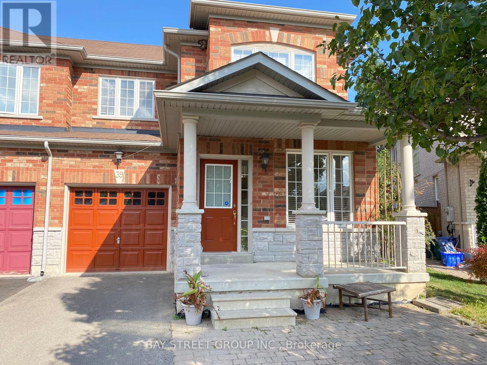 39 LEVELLANDS CRESCENT, Richmond Hill, Ontario