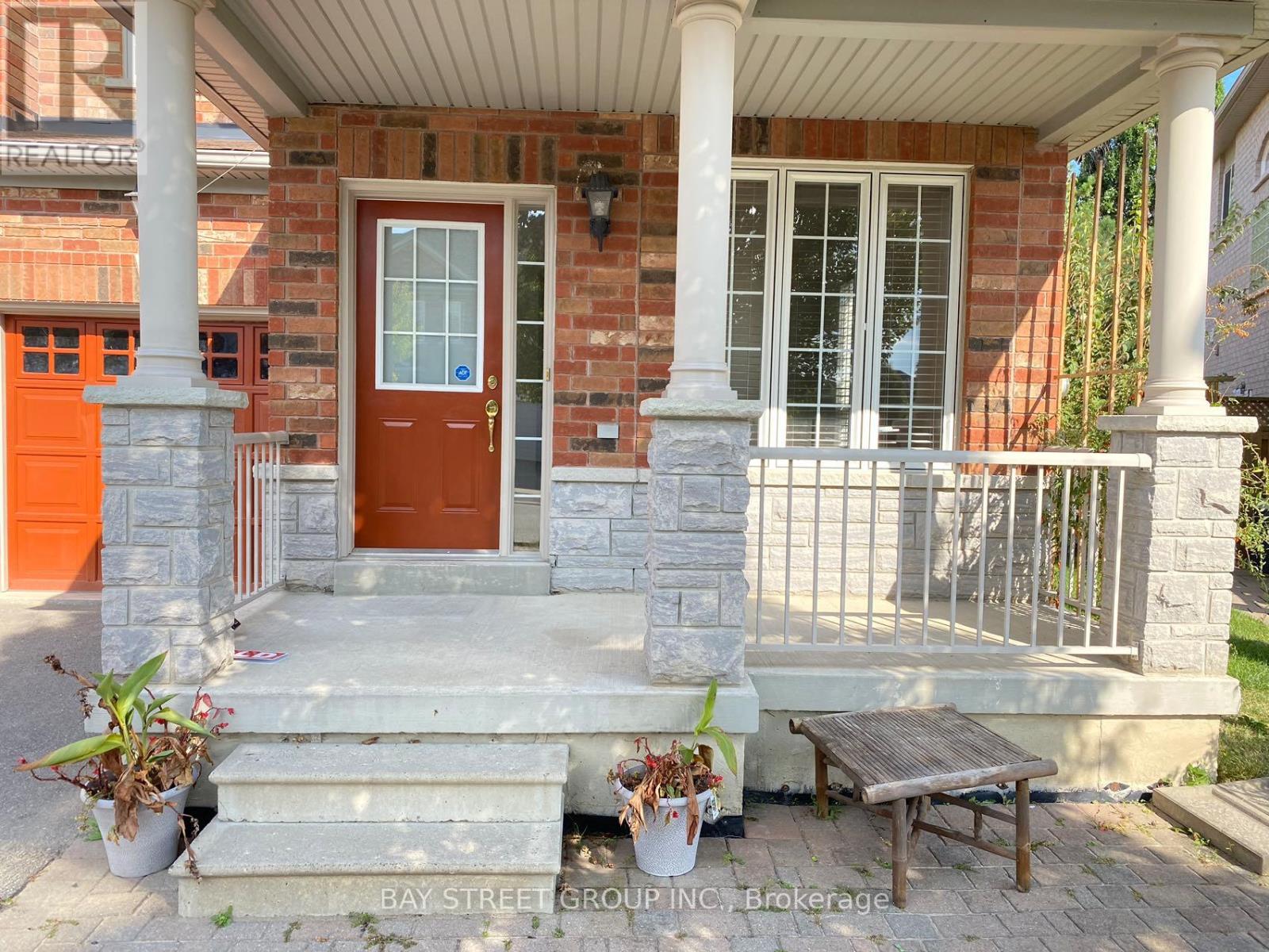 39 Levellands Crescent, Richmond Hill, Ontario  L4B 0A5 - Photo 2 - N13484922