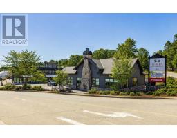 2 BRUCE WILSON DRIVE, Muskoka Lakes, Ontario