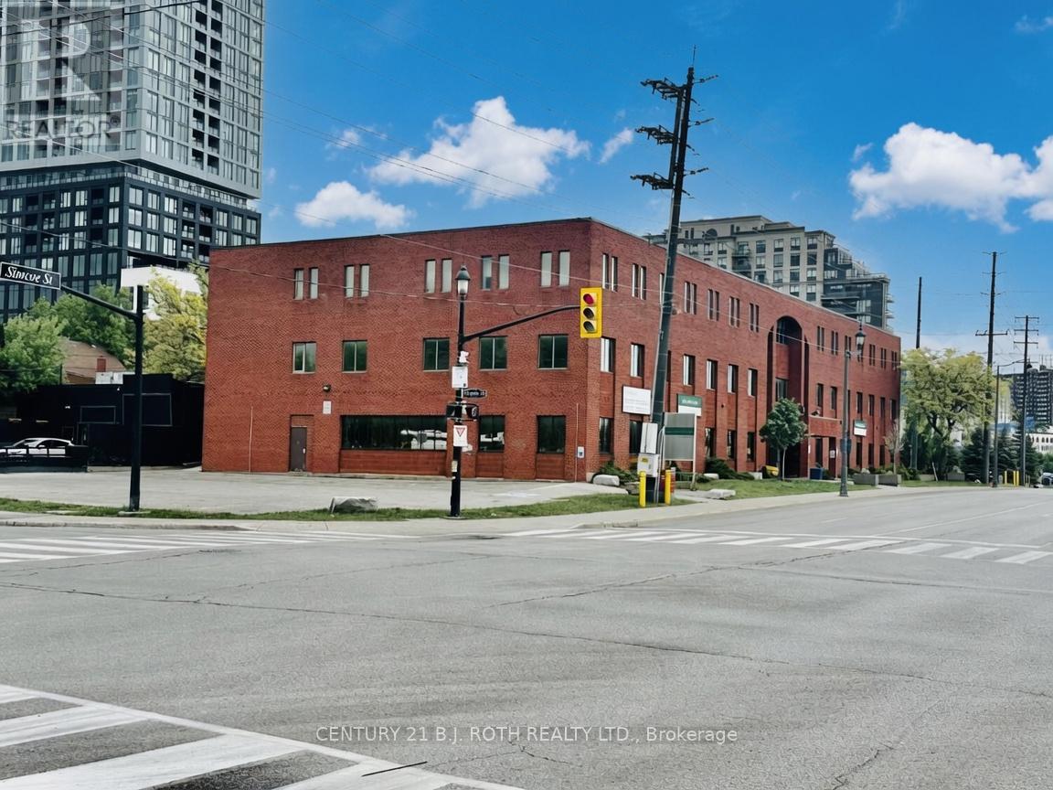 101 - 34 Simcoe Street, Barrie, Ontario  L4N 6T4 - Photo 2 - S13484694