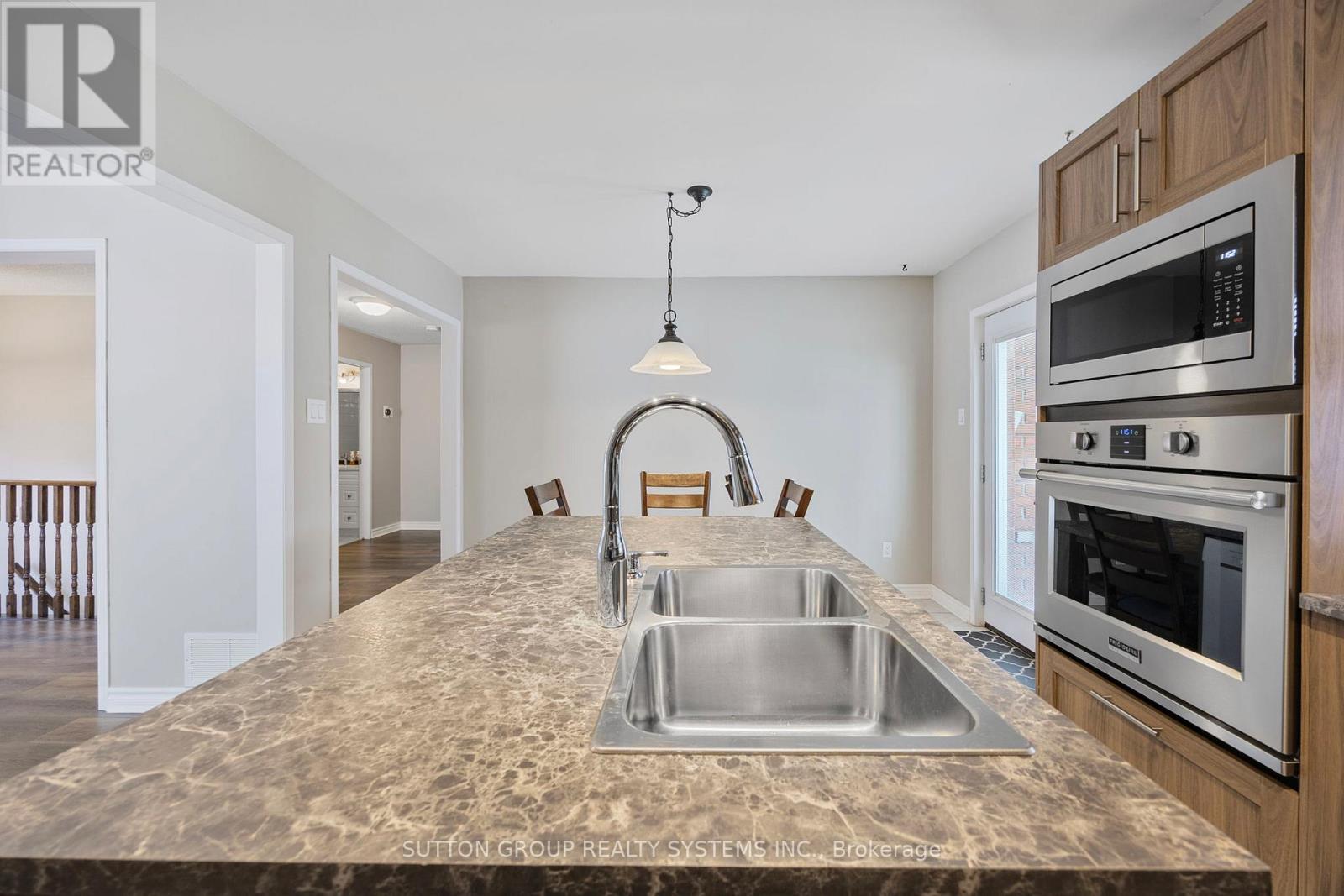 75 Coleman Drive, Barrie (Edgehill Drive), Ontario  L4N 0P1 - Photo 10 - S13484748