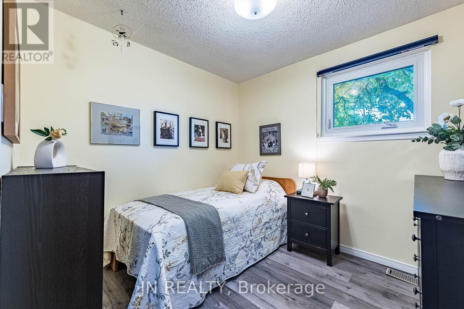 32 Barkwood Court, Brampton, Ontario  L6V 2C3 - Photo 21 - W13483846