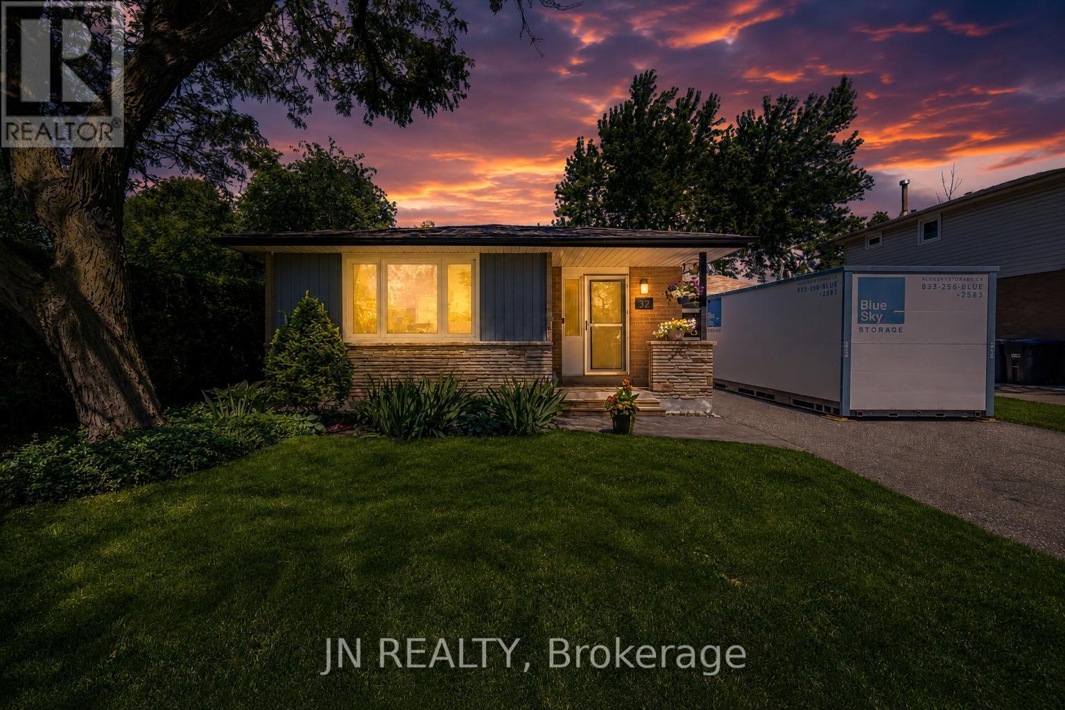 32 Barkwood Court, Brampton, Ontario  L6V 2C3 - Photo 47 - W13483846