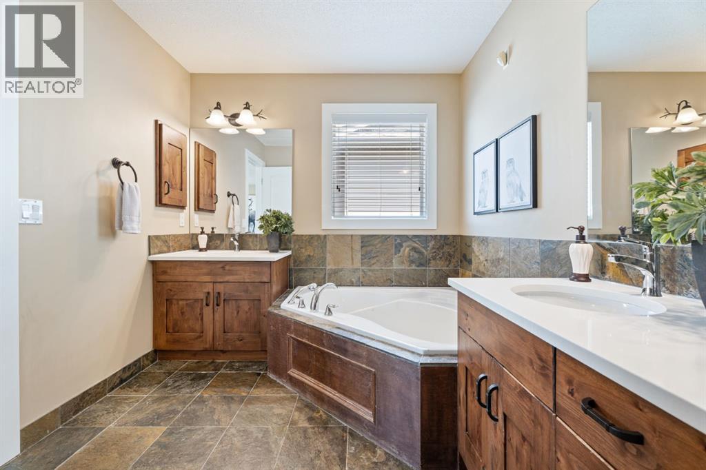 135 Drake Landing View, Okotoks, Alberta  T1S 0A1 - Photo 33 - A2323799