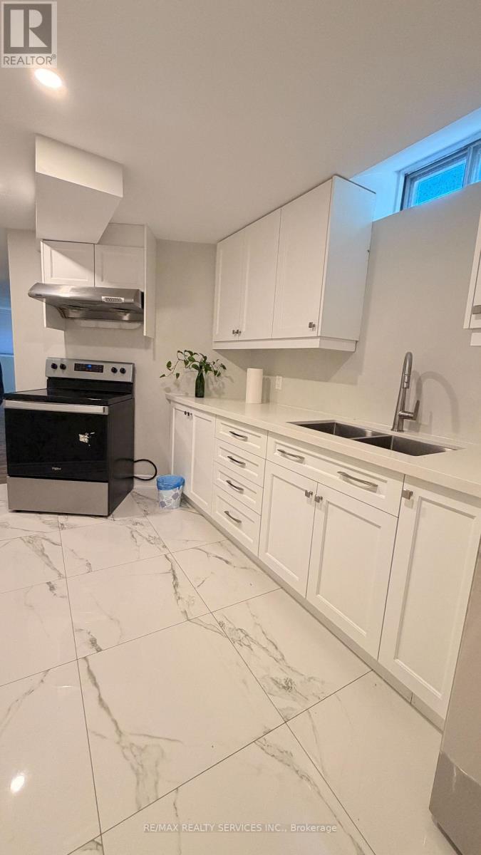 3412 Marmac Crescent, Mississauga, Ontario  L5L 4Z8 - Photo 7 - W13484808