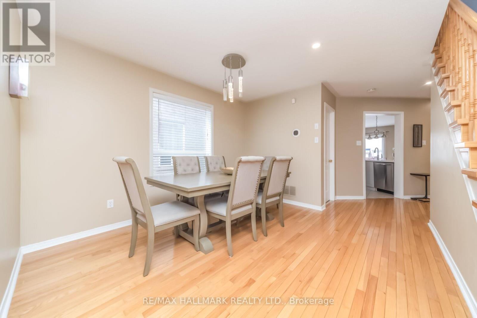 5437 Rochelle Way, Mississauga, Ontario  L5M 6N4 - Photo 7 - W13484856