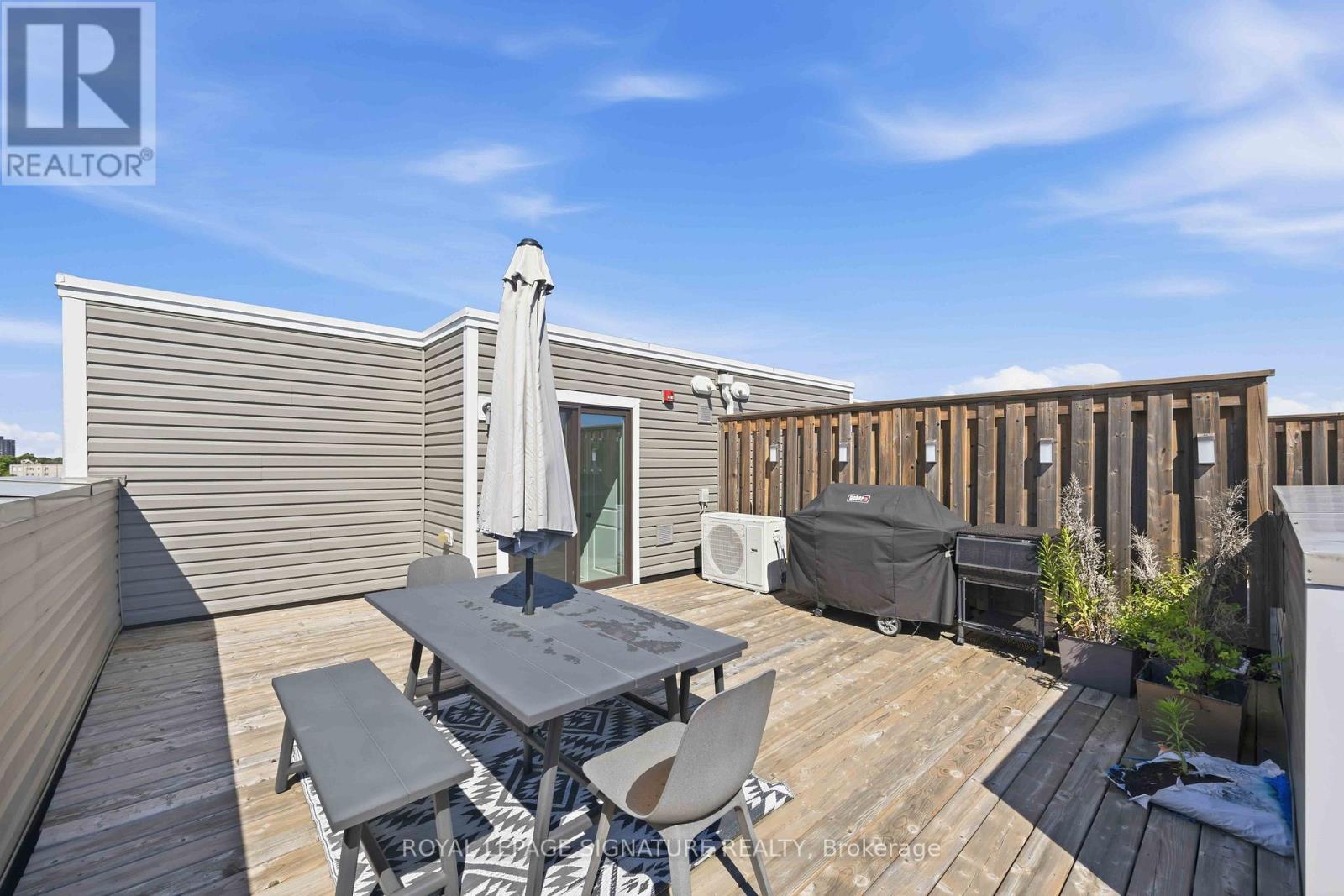 19 - 95 Eastwood Park Gardens, Toronto, Ontario  M8W 0B9 - Photo 2 - W13484858