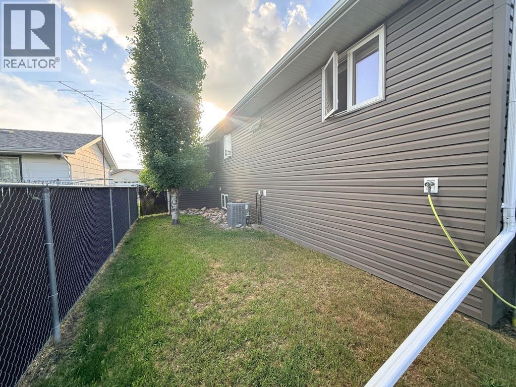 205 4 Street W, Lashburn, Saskatchewan  S0M 1H0 - Photo 22 - A2322671