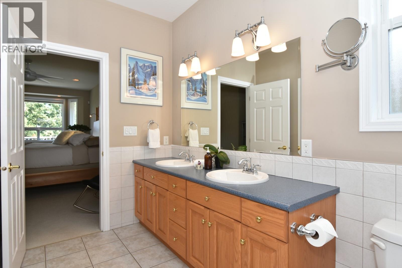 2675 Doebert Road, Blind Bay, British Columbia  V0E 1H1 - Photo 32 - 10320141