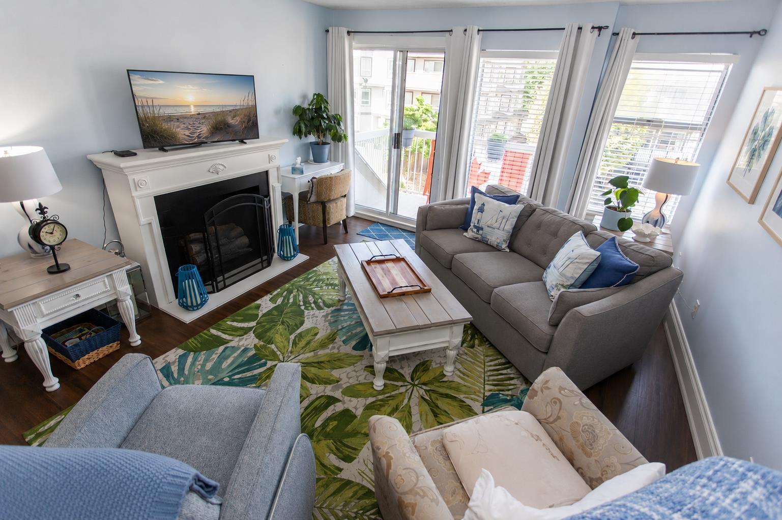 304 1860 E SOUTHMERE CRESCENT