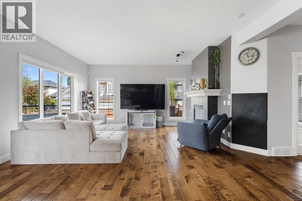 23 Strathlea Crescent SW, Calgary, Alberta  T3H 5A8 - Photo 3 - A2321902