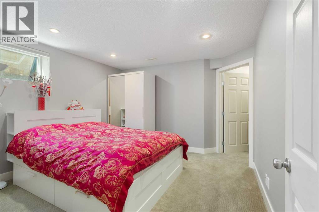 23 Strathlea Crescent SW, Calgary, Alberta  T3H 5A8 - Photo 33 - A2321902