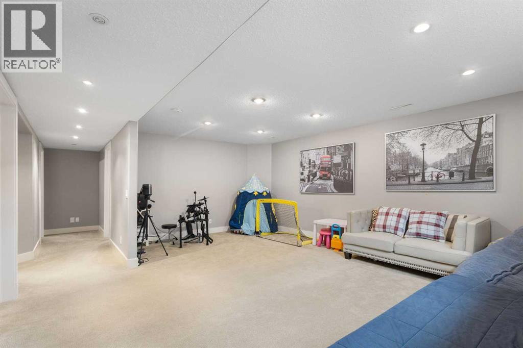 23 Strathlea Crescent SW, Calgary, Alberta  T3H 5A8 - Photo 32 - A2321902