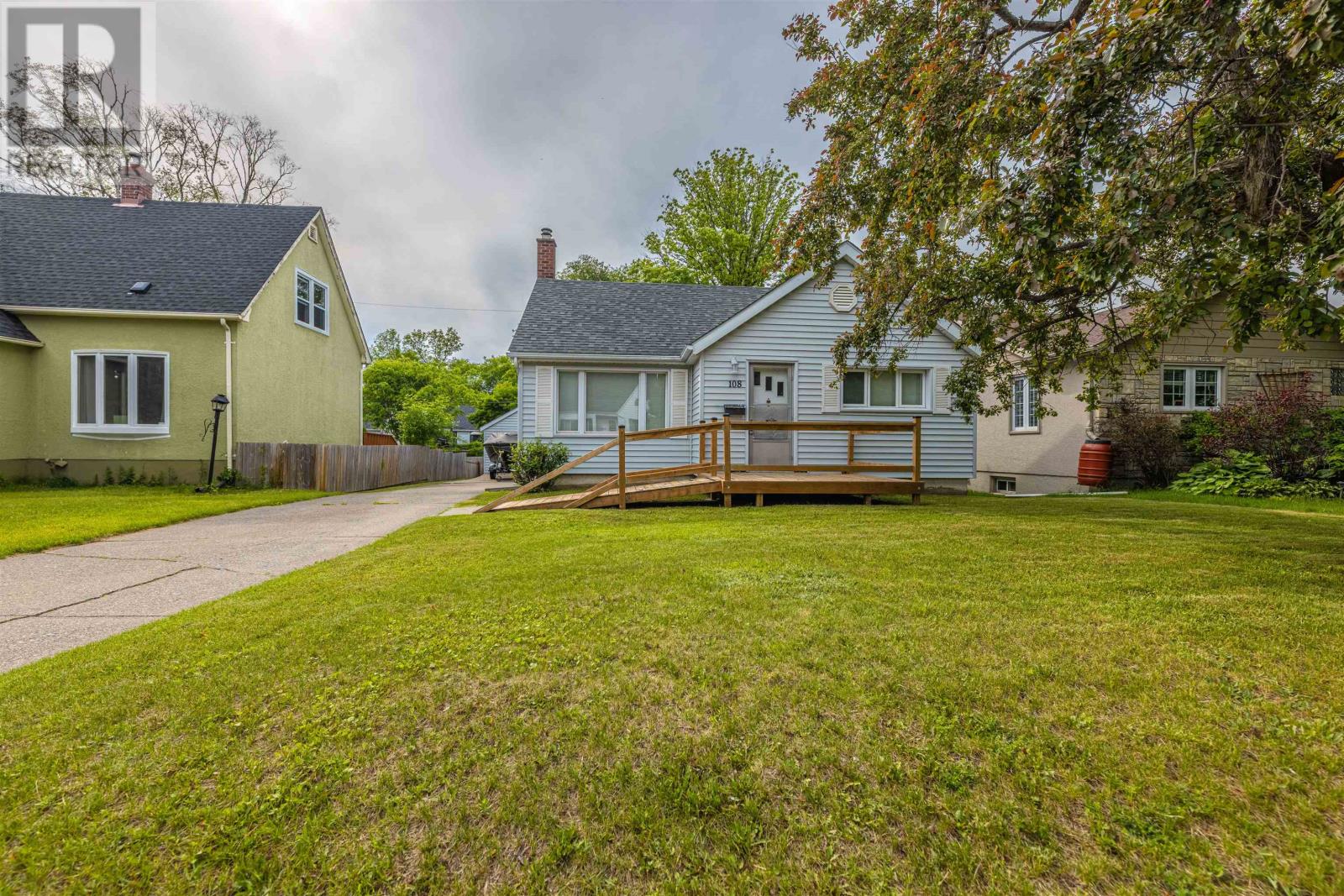 108 Hill St S, Thunder Bay, Ontario  P7B 3V1 - Photo 2 - TB2601682