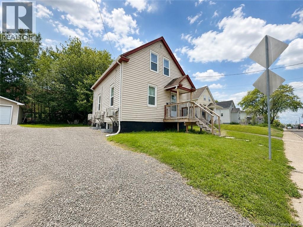 184 Gould, Dieppe, New Brunswick  E1A 1T9 - Photo 2 - NB142548