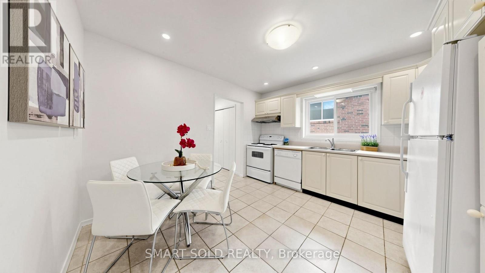 20 Bedle Avenue, Toronto, Ontario  M2H 1K8 - Photo 15 - C13484972