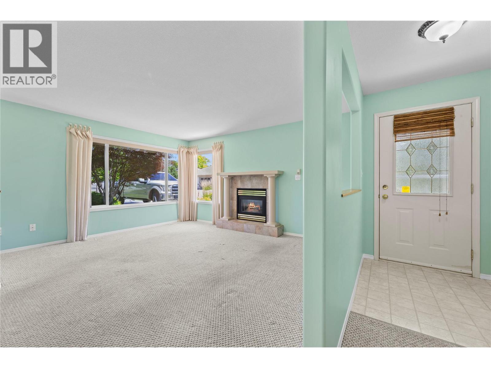 111 Harbourfront Drive NW, Salmon Arm, British Columbia  V1E 1A3 - Photo 22 - 10392343