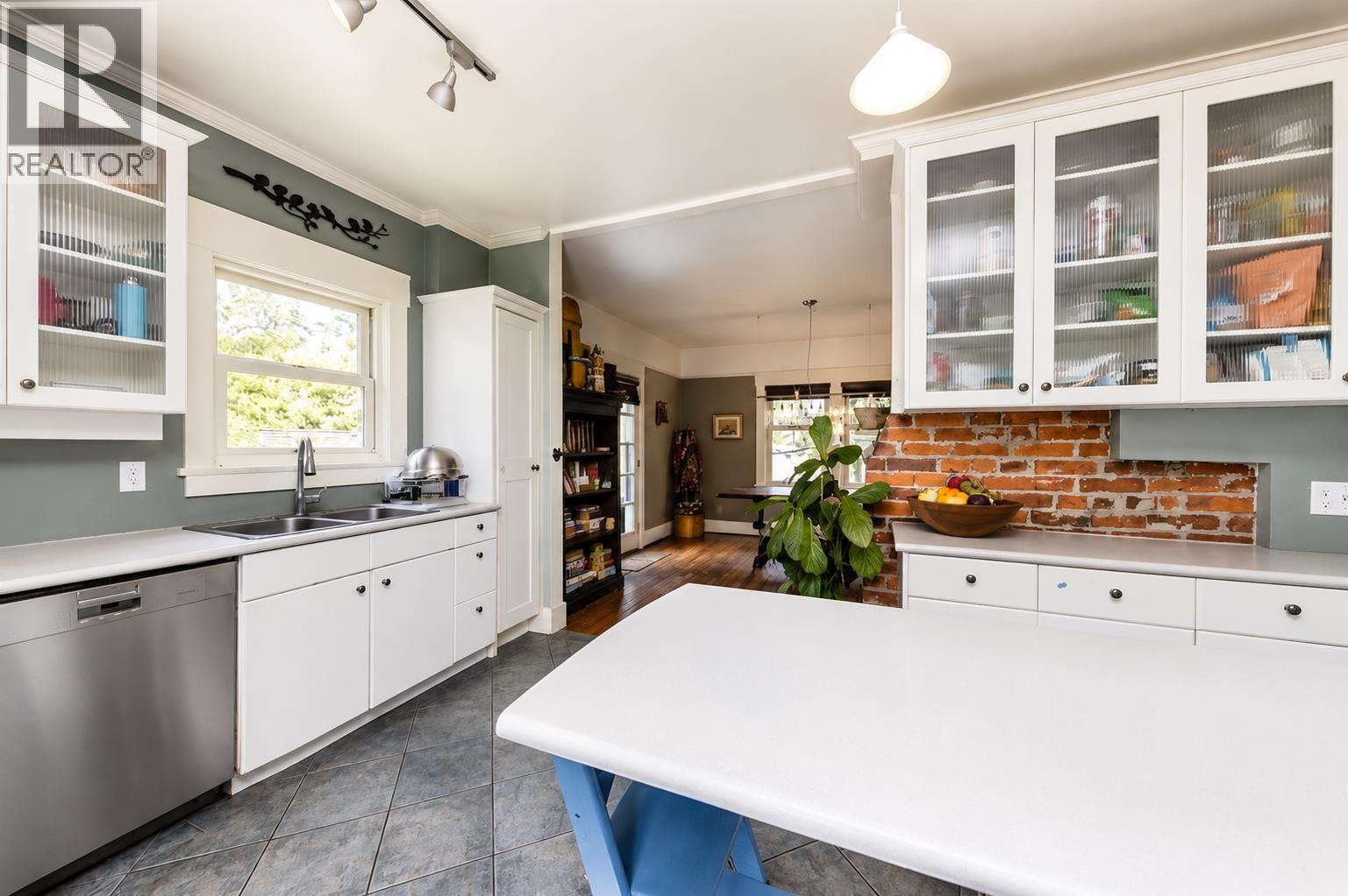 364 E 14th Street, North Vancouver, British Columbia  V7L 2N6 - Photo 12 - R3139517