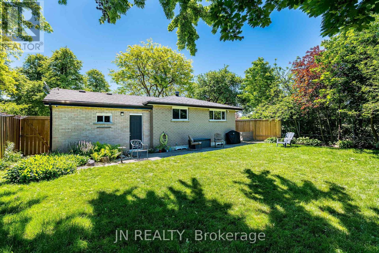 32 Barkwood Court, Brampton, Ontario  L6V 2C3 - Photo 40 - W13483846