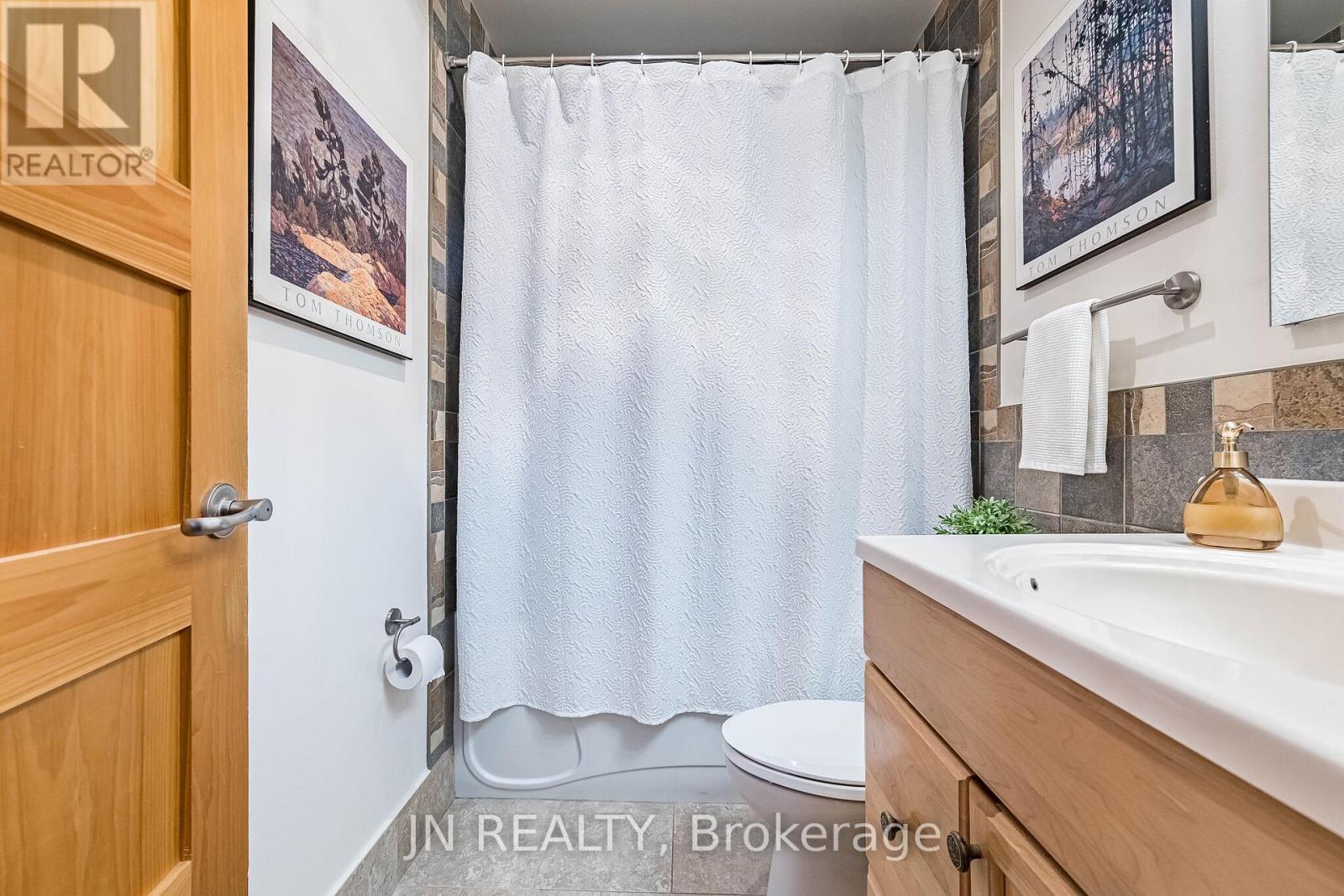 32 Barkwood Court, Brampton, Ontario  L6V 2C3 - Photo 27 - W13483846